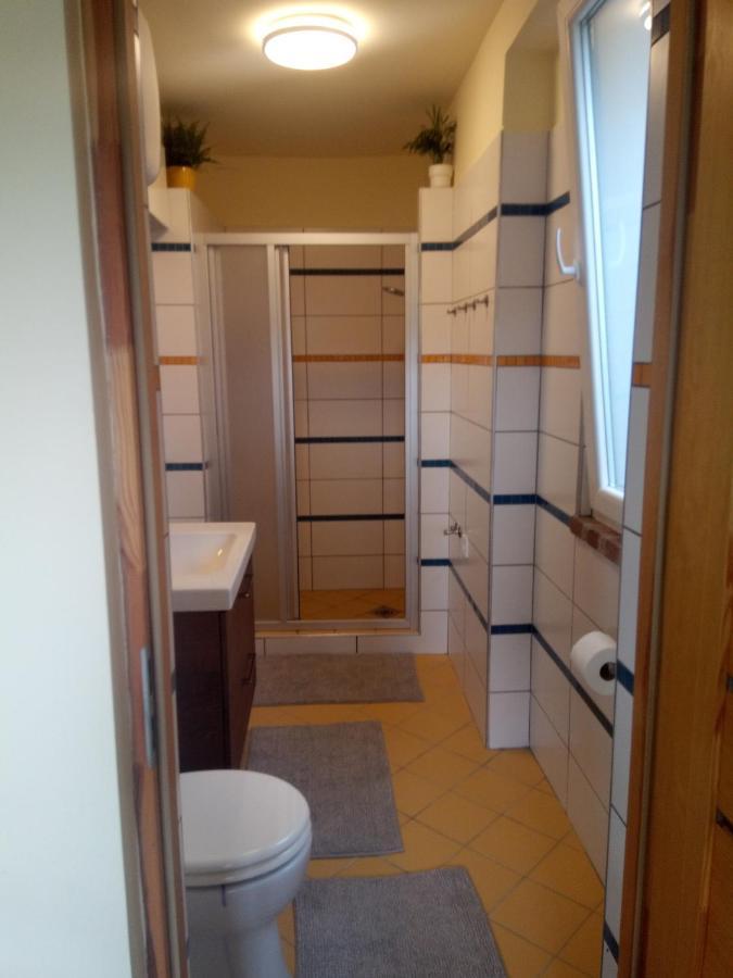 V4 Kilatoterasz Apartmanok Foeldszint Nagymaros Exterior photo