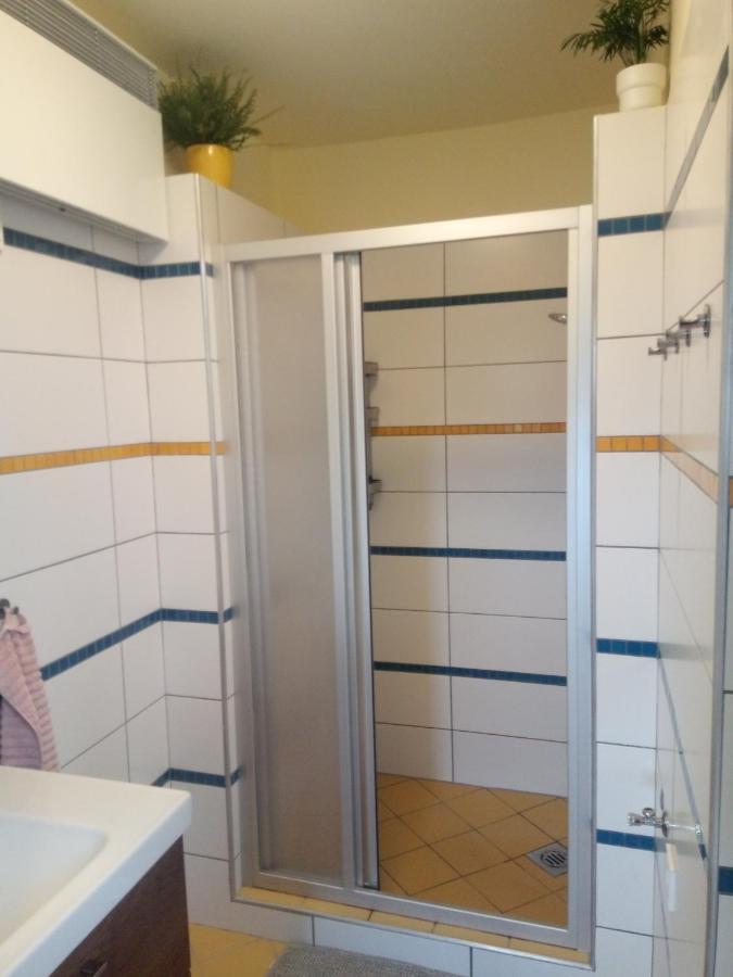 V4 Kilatoterasz Apartmanok Foeldszint Nagymaros Exterior photo